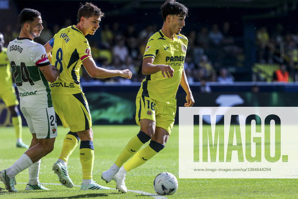 Pape Gueye of Villarreal CF in action during the Spanish league, LaLiga EA Sports, football match played between Villarreal CF and Elche CF at La Ceramica stadium on October 17, 2026, in Villarreal, Spain. Villarreal SPAIN - ZUMAa181 20261017_zaa_a181_181
