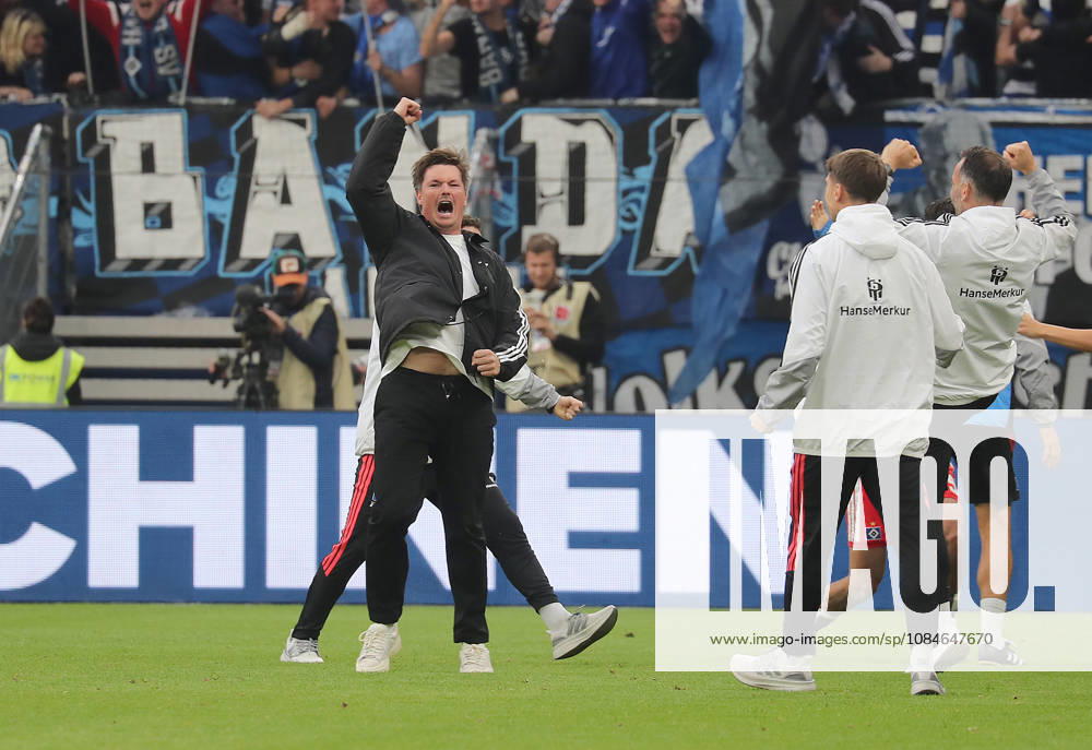 Coach Merlin Polzin of Hamburger SV celebrates after scoring the 1-0 goal. Soccer, Men s, 2026–2027 season, 1st Division, Volksparkstadion, Hamburger SV vs. VfB Stuttgart, 1–0. DFL regulations prohibit any use of photographs as image sequences and or quasi-video.
