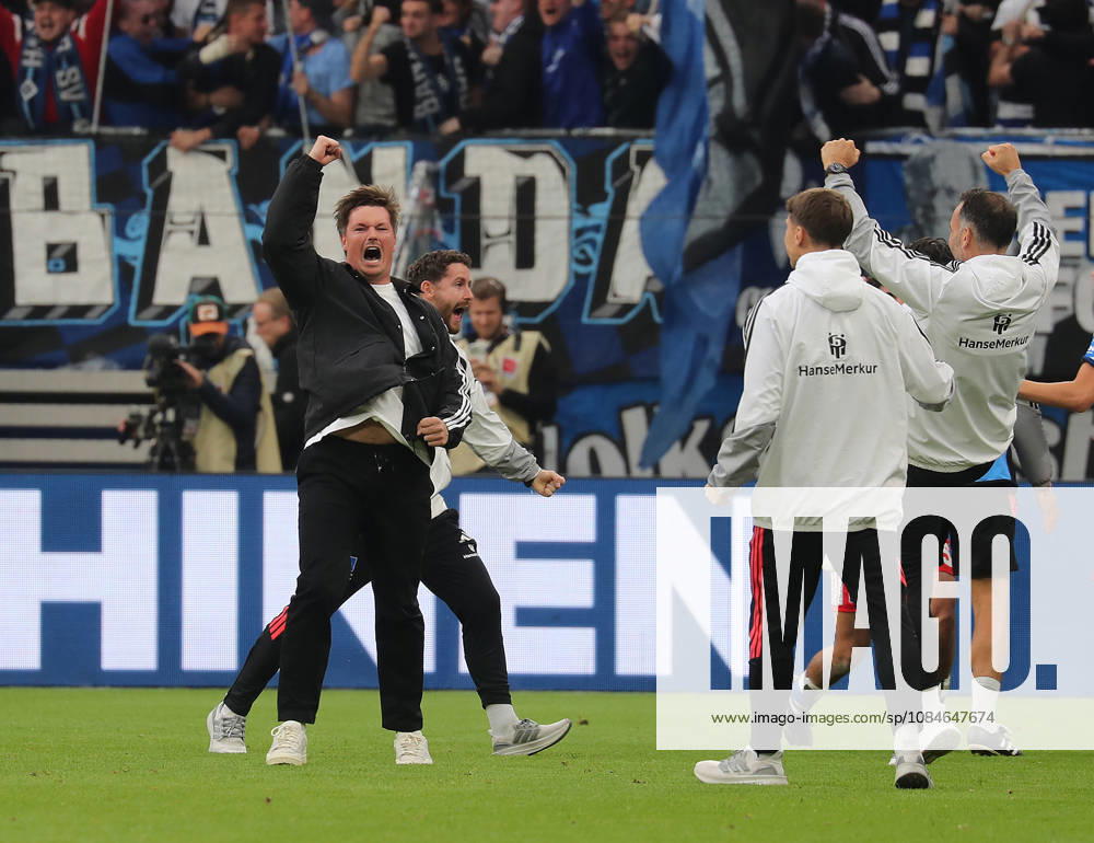 Coach Merlin Polzin of Hamburger SV celebrates after scoring the 1-0 goal. Soccer, Men s, 2026–2027 season, 1st Division, Volksparkstadion, Hamburger SV vs. VfB Stuttgart, 1–0. DFL regulations prohibit any use of photographs as image sequences and or quasi-video.