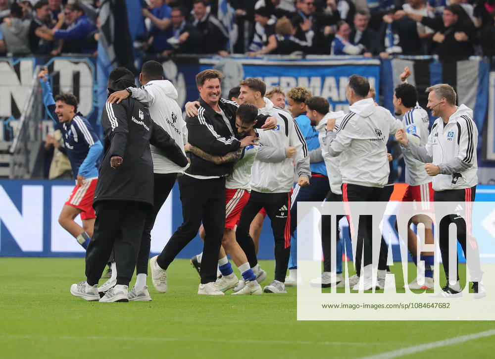 Coach Merlin Polzin of Hamburger SV celebrates after scoring the 1-0 goal. Soccer, Men s, 2026–2027 season, 1st Division, Volksparkstadion, Hamburger SV vs. VfB Stuttgart, 1–0. DFL regulations prohibit any use of photographs as image sequences and or quasi-video.