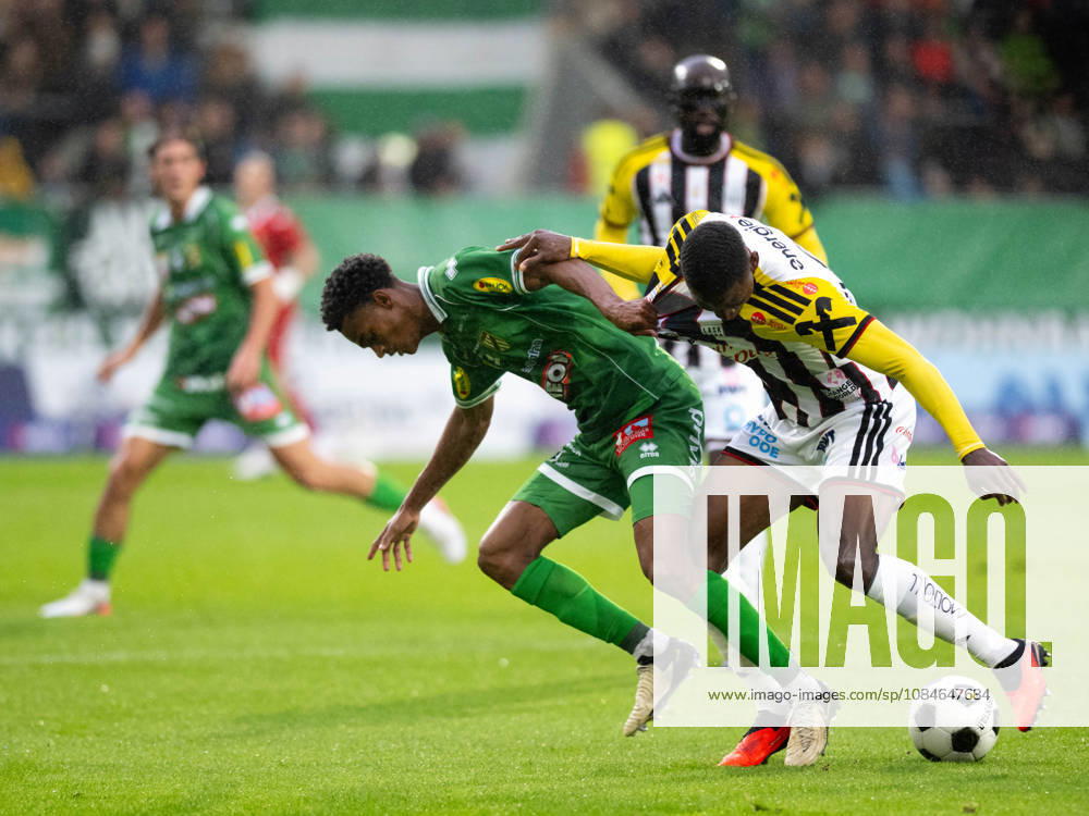 SOCCER - BL, A.Lustenau vs LASK LUSTENAU,AUSTRIA,17.OCT.26 - SOCCER - ADMIRAL Bundesliga, SC Austria Lustenau vs Linzer ASK. Image shows Anilson Dourado Santiago (A.Lustenau) and Yvan Dibango (LASK). GEPAxpictures xOliverxLerch