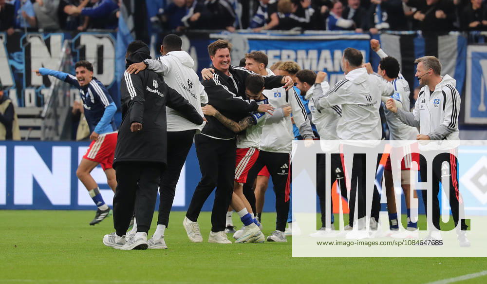 Coach Merlin Polzin of Hamburger SV celebrates after scoring the 1-0 goal. Soccer, Men s, 2026–2027 season, 1st Division, Volksparkstadion, Hamburger SV vs. VfB Stuttgart, 1–0. DFL regulations prohibit any use of photographs as image sequences and or quasi-video.