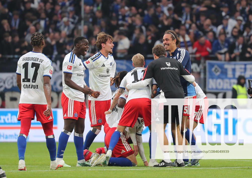 Yussuf Poulsen, Hamburger SV, and his team celebrate their home victory. Soccer, Men s, 2026–2027 season, 1. Bundesliga, Volksparkstadion, Hamburger SV vs. VfB Stuttgart, 1–0. DFL regulations prohibit any use of photographs as image sequences and or quasi-video.