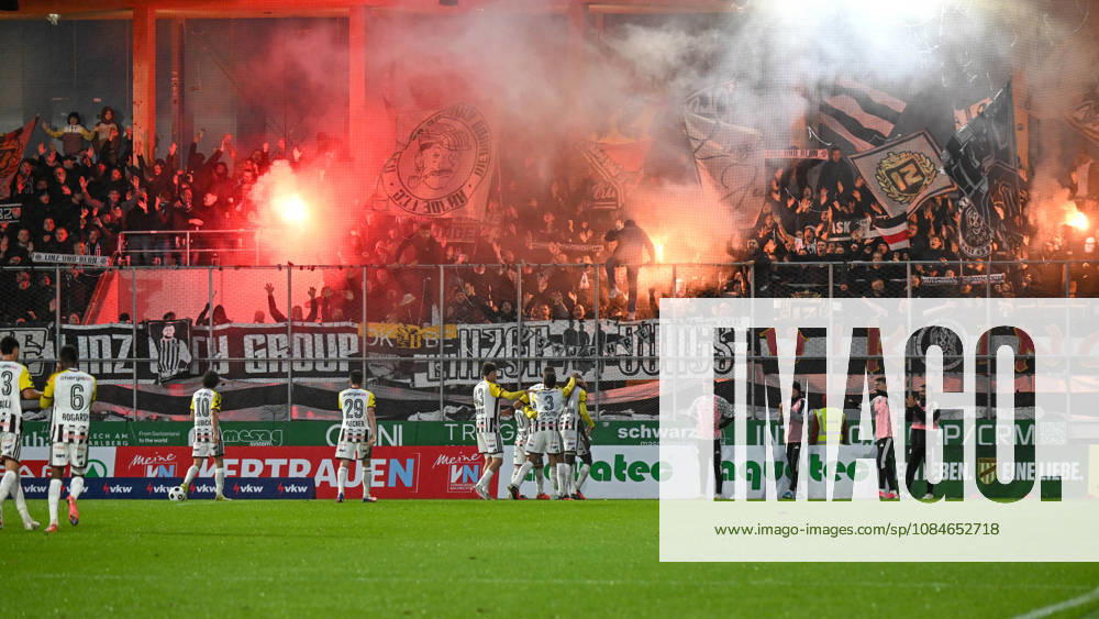 SOCCER - BL, A.Lustenau vs LASK LUSTENAU,AUSTRIA,17.OCT.26 - SOCCER - ADMIRAL Bundesliga, SC Austria Lustenau vs Linzer ASK. Image shows the rejoicing of LASK and fans. GEPAxpictures xOliverxLerch