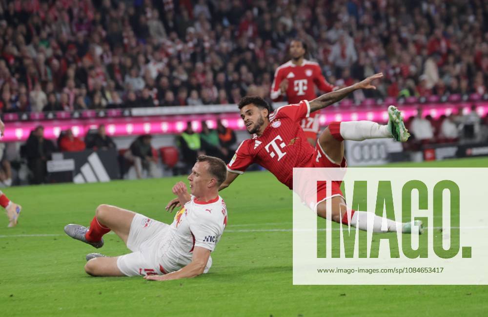 Bayern s No. 14, Luis Díaz, scores the 1-0 goal against Leipzig s No. 16, Lukas Klostermann. Soccer: Munich vs. Leipzig, Bundesliga, FC Bayern Munich vs. RB Leipzig, Matchday 6, 2026–2027 season, on October 17, 2026, in Munich, Allianz Arena, Germany. Source: Copyright Credit Oryk HAIST xFUSSBALL-BAYERN-LEIPZIGx