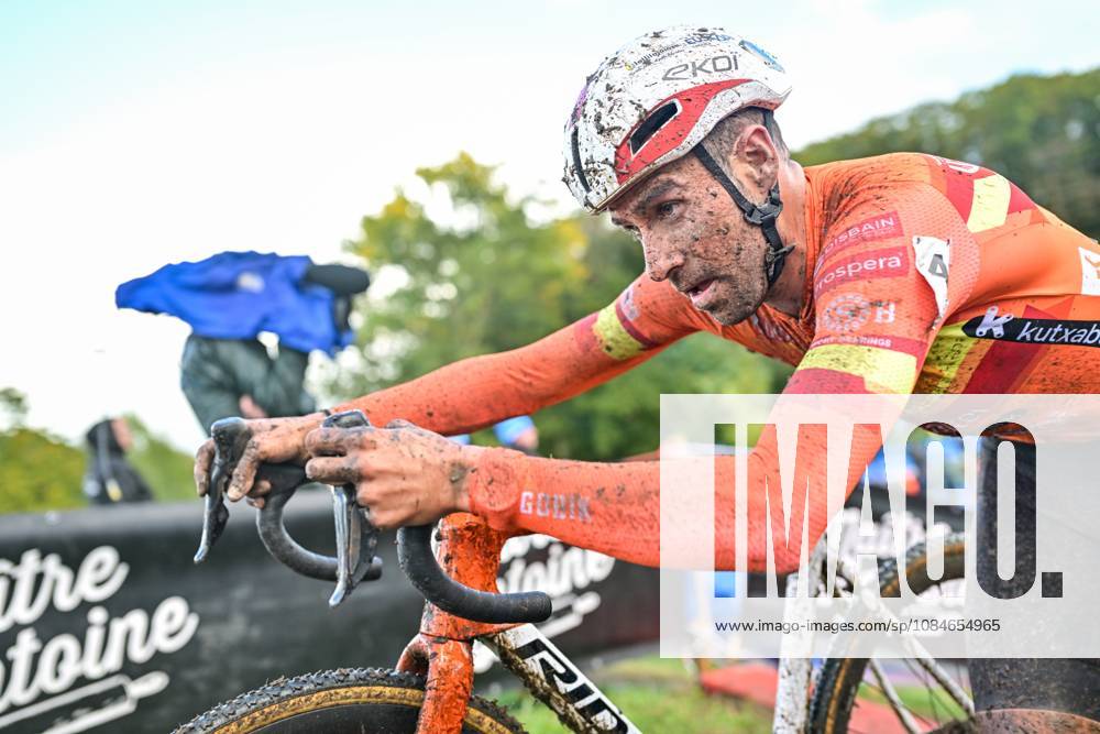 Spain s Felipe Loret Orts is pictured in action during the men s elite race of the Berencross Meulebeke cyclocross cycling event, race 2 8 in the HG Cross competition, on Saturday 17 October 2026. DAVIDxPINTENS x190093012x