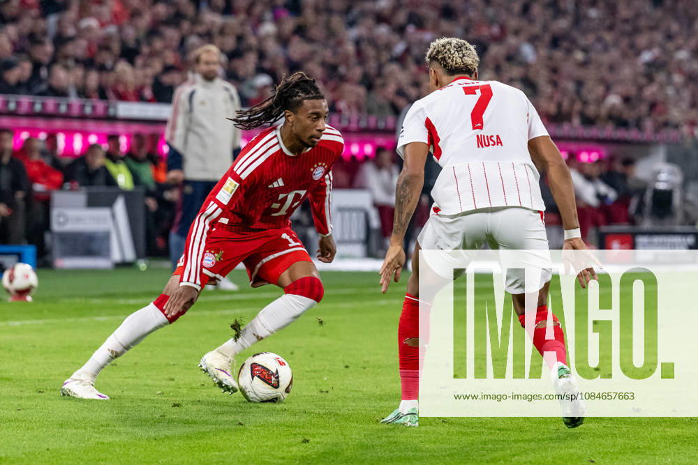 Battle for the Ball: Tackle between Michael Olise (FC Bayern Munich, 17) and Antonio Nusa (RB Leipzig, 07 GER), FC Bayern Munich vs. RB Leipzig, Soccer, Bundesliga, Matchday 6, 2026–2027 Season, October 17, 2026 DFL DFB regulations prohibit any use of photographs as image sequences and or quasi-video. Photo: HMB Media, Heike Feiner