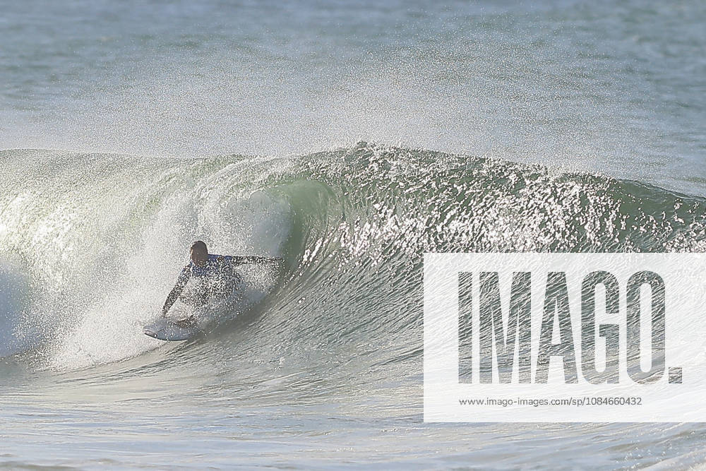 Meo Rip Curl Pro Portugal - Quarter Finals Francisca Veselko of Portugal competes during the Meo Rip Curl Pro Portugal at Praia dos Supertubos in Peniche, Portugal, on October 17, 2026.