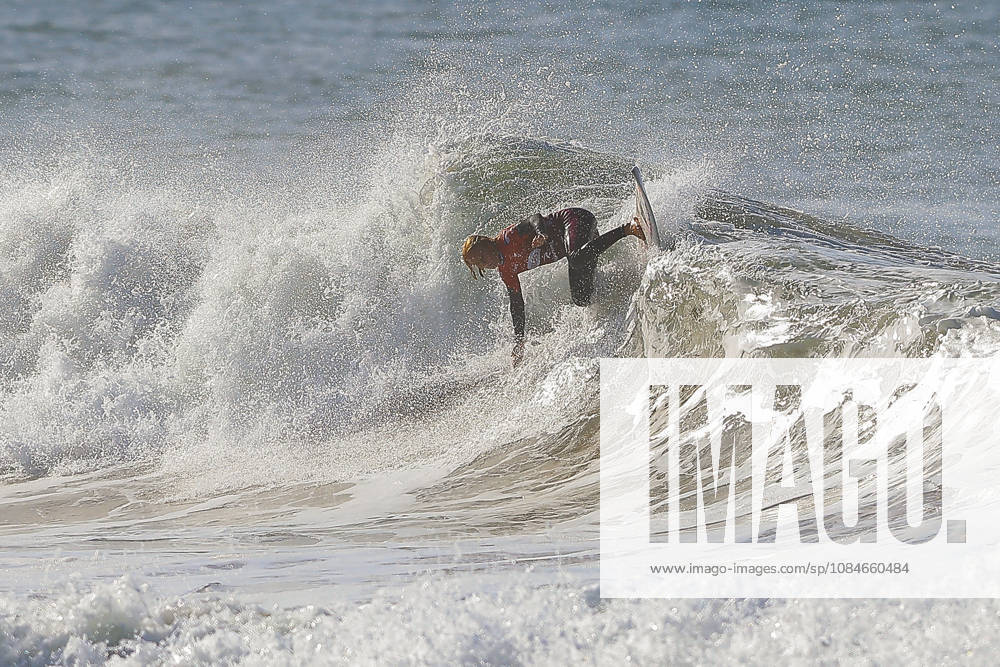 Meo Rip Curl Pro Portugal - Quarter Finals Caitlin Simmers of the United States competes during the Meo Rip Curl Pro Portugal at Praia dos Supertubos in Peniche, Portugal, on October 17, 2026.