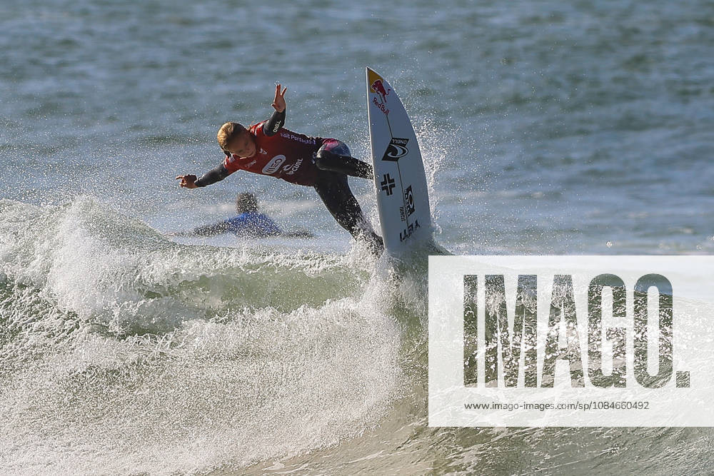 Meo Rip Curl Pro Portugal - Quarter Finals Caitlin Simmers of the United States competes during the Meo Rip Curl Pro Portugal at Praia dos Supertubos in Peniche, Portugal, on October 17, 2026.