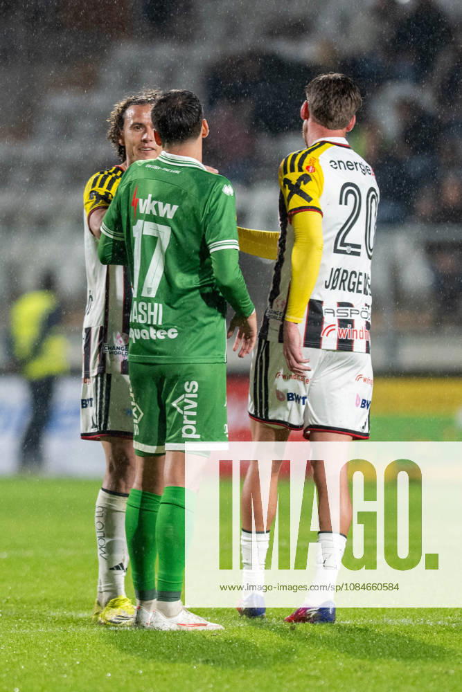 SOCCER - BL, A.Lustenau vs LASK LUSTENAU,AUSTRIA,17.OCT.26 - SOCCER - ADMIRAL Bundesliga, SC Austria Lustenau vs Linzer ASK. Image shows Robert Ljubicic (LASK), Albin Gashi (A.Lustenau) and Kasper Joergensen (LASK) afte rthe match. GEPAxpictures xOliverxLerch