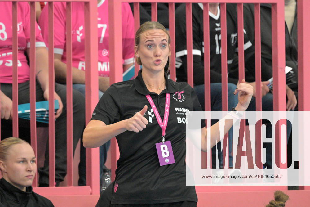 Miriam Hirsch, TusSies Metzingen, Coach, TusSies Metzingen vs. Sport Union Neckarsulm, Handball, Alsco HBF, Matchday 6, 2026–2027 Season, October 17, 2026, TusSies Metzingen vs. Sport Union Neckarsulm, Handball, Alsco HBF, Matchday 6, 2026–2027 Season, October 17, 2026, Tübingen