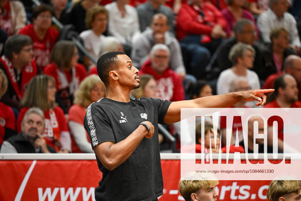 Chris Carter Barmer 2 Basketball Bundesliga, Pro A, Matchday 5, 46ers, 2026–2027 Basketball Season, BBL, Germany, Giessen 46ers vs. RheinStars Cologne, Giessen in red, Men s, Cologne in black