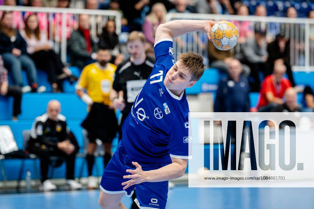 Dormagen, October 17, 2026, Handball, Men s, 2nd Bundesliga, Matchday 8, 2026–2027 TSV Bayer Dormagen vs. HSC 2000 Coburg Felix Böckenholt TSV Bayer Dormagen, 17 on a penalty throw Dormagen TSV Bayer Sportcenter NRW Germany