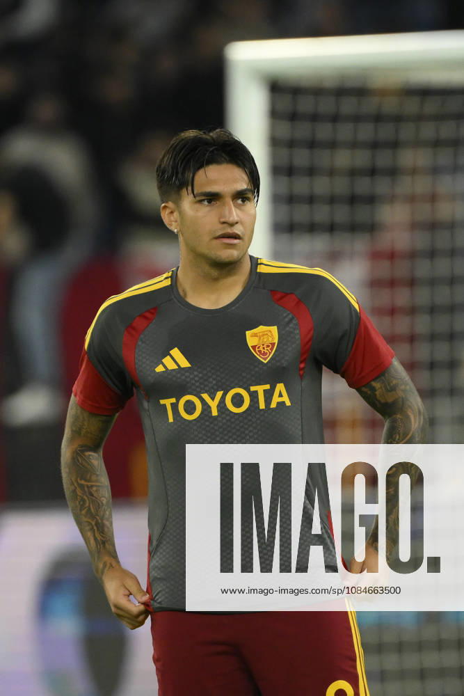Roma’s Santiago Thomas Castro during the Serie A Enilive soccer match between AS Roma and Genoa at the Rome s Olympic stadium, Italy - October 17, 2026. - Soccer.