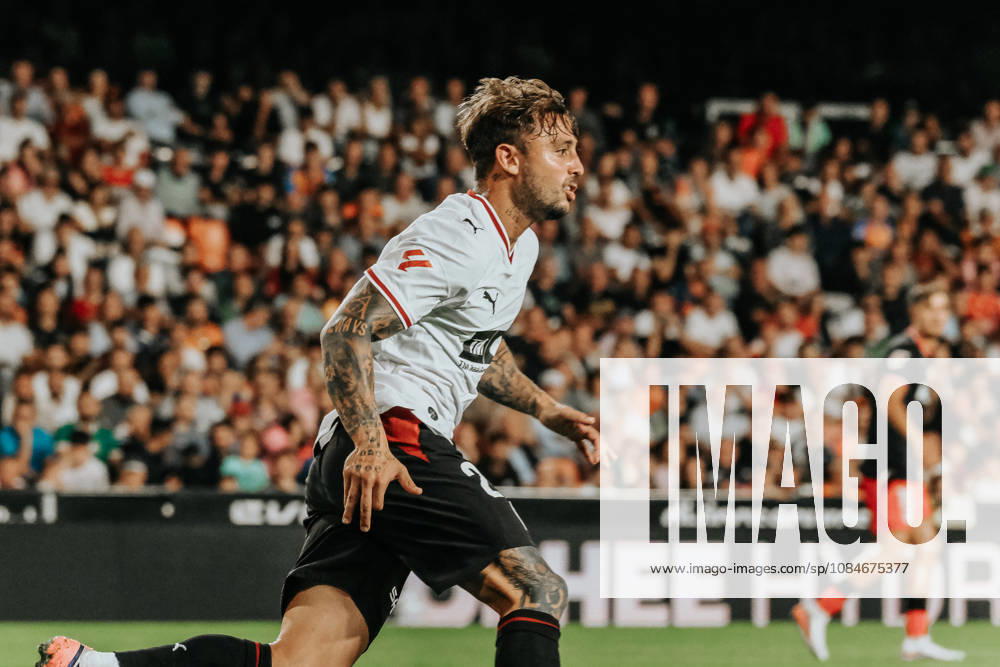 ESP LaLiga EA Sports Valencia CF vs. Athletic Club: Pablo Maffeo of Valencia during the LaLiga EA Sports match between Valencia CF and Athletic Club, played at Mestalla Stadium in Valencia on October 17, 2026, in Spain. Spanish Soccer