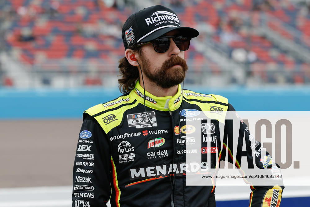 AVONDALE, AZ - OCTOBER 17: Ryan Blaney ( 12 Team Penske Menards Richmond Water Heaters Ford) looks on during qualifying the NASCAR, Motorsport, USA Cup Series Playoffs Freeway Insurance 500 on October 17, 2026, at Phoenix Raceway in Avondale, AZ. (Photo by Kevin Abele Icon Sportswire)(Photo by Kevin Abele Icon Sportswire) AUTO: OCT 17 NASCAR Cup Series Playoffs Freeway Insurance 500 Icon261017028500