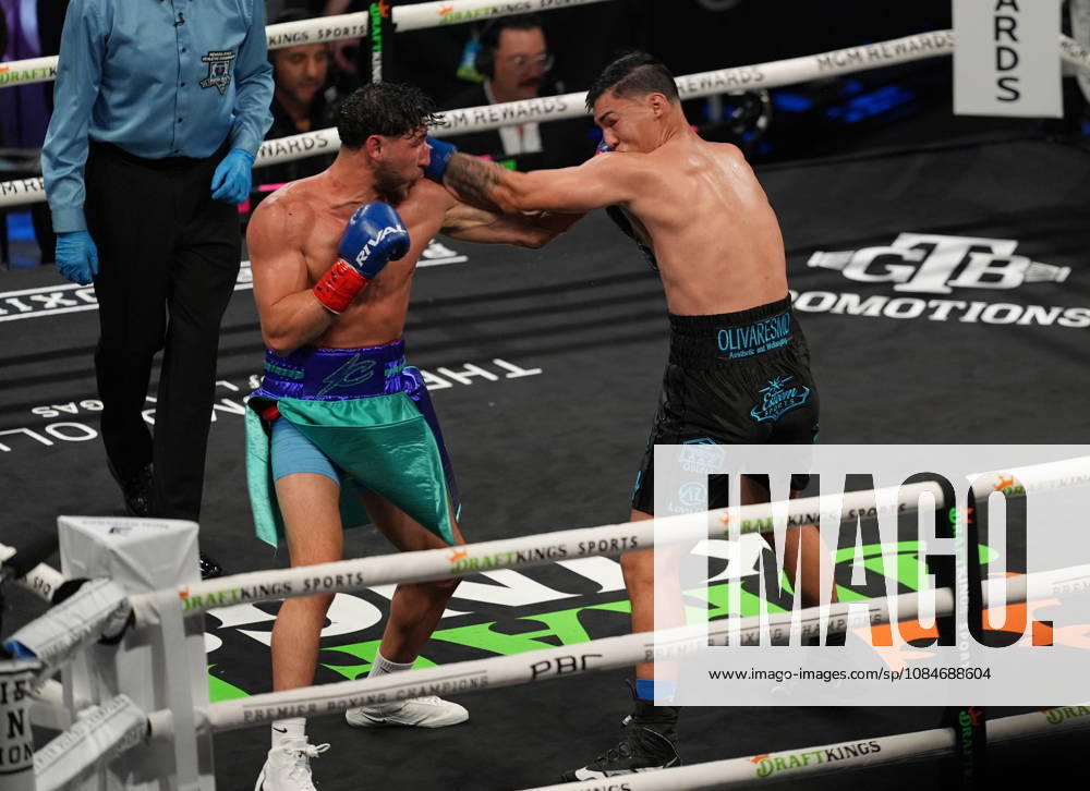 BOXING: Jaime Enrique Osuna vs Cristian Cangelosi in Las Vegas LAS VEGAS, NEVADA - OCTOBER 17: Jaime Enrique Osuna (in black short) and Cristian Cangelosi (in turquoise short) exchange punches during their middleweight fight on Saturday night at the Chelsea of The Cosmopolitan in Las Vegas, Nevada, United States on October 17, 2026. Tayfun Coskun Anadolu Nevada United States. Editorial use only. Please get in touch for any other usage.