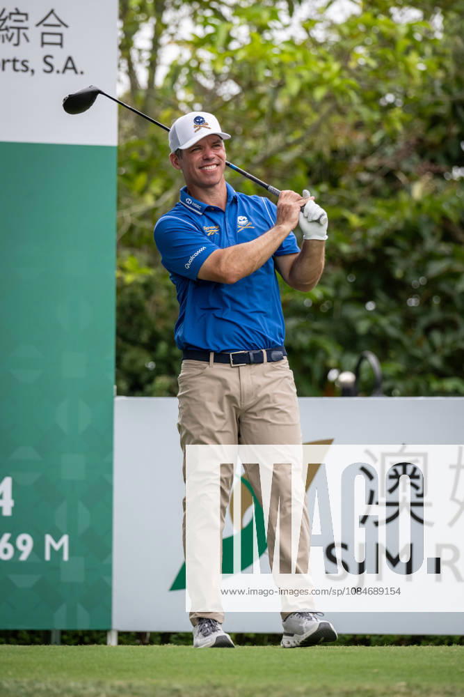 Paul CASEY from England, on the 1st Tee. Macau Open Golf 2026 Final Round. Macau Open Golf 2026 Final Round - ZUMAr144 20261018_zap_r144_004