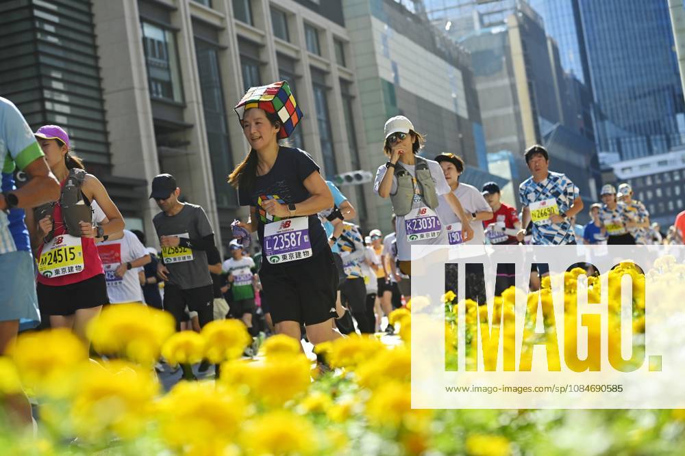 Runners take part in Tokyo Half Marathon in Japan TOKYO, JAPAN - OCTOBER 18 : Runners participate in the Tokyo Half Marathon as they make their way through the Muromachi district in central Tokyo, Japan, October 18, 2026. David Mareuil Anadolu Tokyo Japan. Editorial use only. Please get in touch for any other usage.