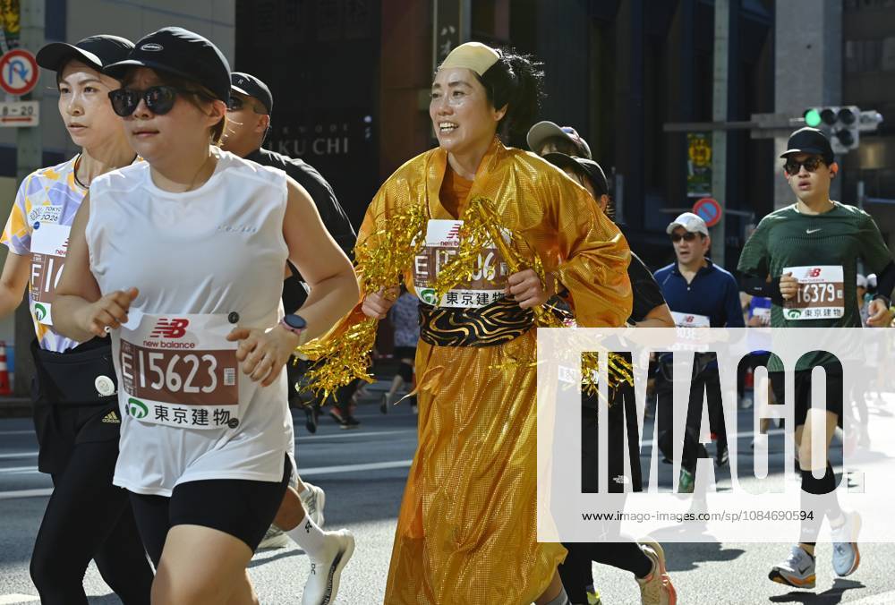Runners take part in Tokyo Half Marathon in Japan TOKYO, JAPAN - OCTOBER 18 : Runners wearing colorful and unusual costumes participate in the Tokyo Half Marathon as they make their way through the Muromachi district in central Tokyo, Japan, October 18, 2026. David Mareuil Anadolu Tokyo Japan. Editorial use only. Please get in touch for any other usage.