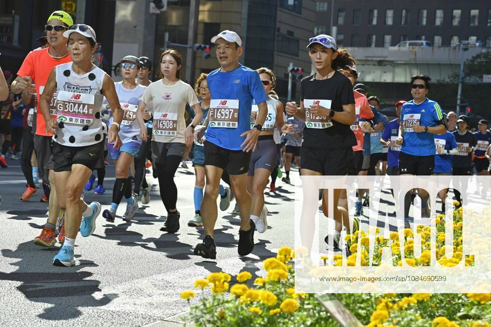 Runners take part in Tokyo Half Marathon in Japan TOKYO, JAPAN - OCTOBER 18 : Runners participate in the Tokyo Half Marathon as they make their way through the Muromachi district in central Tokyo, Japan, October 18, 2026. David Mareuil Anadolu Tokyo Japan. Editorial use only. Please get in touch for any other usage.