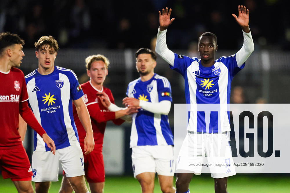 Soccer, Men s, Regionalliga Nord, Matchday 14, BSV Kickers Emden 1 FC Phönix Lübeck Ibrahim Touray weiß 57 BSV Kickers Emden