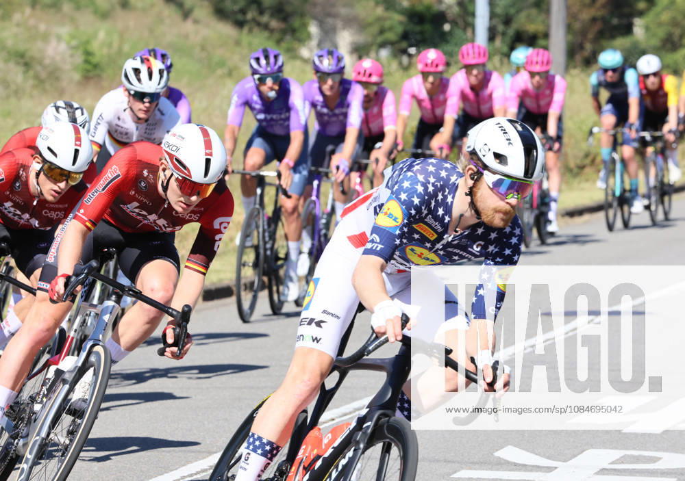 Utsunomiya, Japan - American cyclist Quinn Simmons (R) of Lidl-Trek leads a pack of cyclists at the Utsunomiya Japan Cup Cycle Road Race in Utsunomiya, 100km north of Tokyo on Sunday, October 18, 2026. Quin Simmons won the 144km race. (photo by Yoshio Tsunoda AFLO) Noxthirdxpartyxsales 0869839628st YoshioxTsunodax