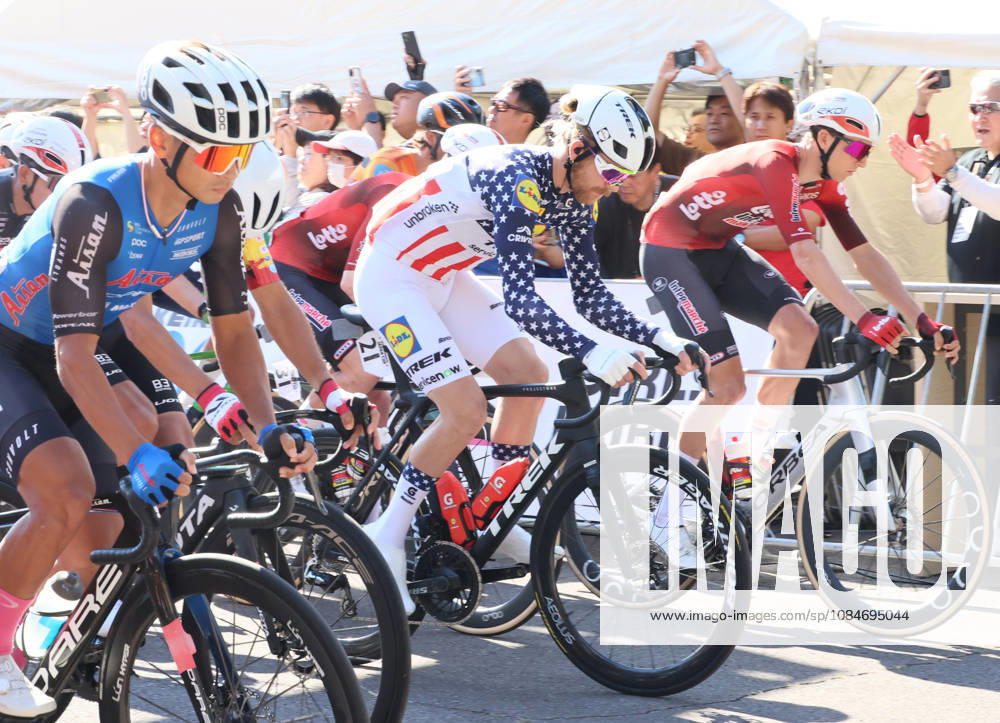 Utsunomiya, Japan - American cyclist Quinn Simmons (C) of Lidl-Trek and a pack of cyclists leave the start line at the Utsunomiya Japan Cup Cycle Road Race in Utsunomiya, 100km north of Tokyo on Sunday, October 18, 2026. Quin Simmons won the 144km race. (photo by Yoshio Tsunoda AFLO) Noxthirdxpartyxsales 0869839630st YoshioxTsunodax