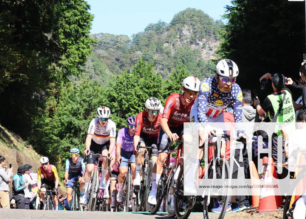 Utsunomiya, Japan - American cyclist Quinn Simmons (R) of Lidl-Trek leads a pack of cyclists at the Utsunomiya Japan Cup Cycle Road Race in Utsunomiya, 100km north of Tokyo on Sunday, October 18, 2026. Quin Simmons won the 144km race. (photo by Yoshio Tsunoda AFLO) Noxthirdxpartyxsales 0869839631st YoshioxTsunodax