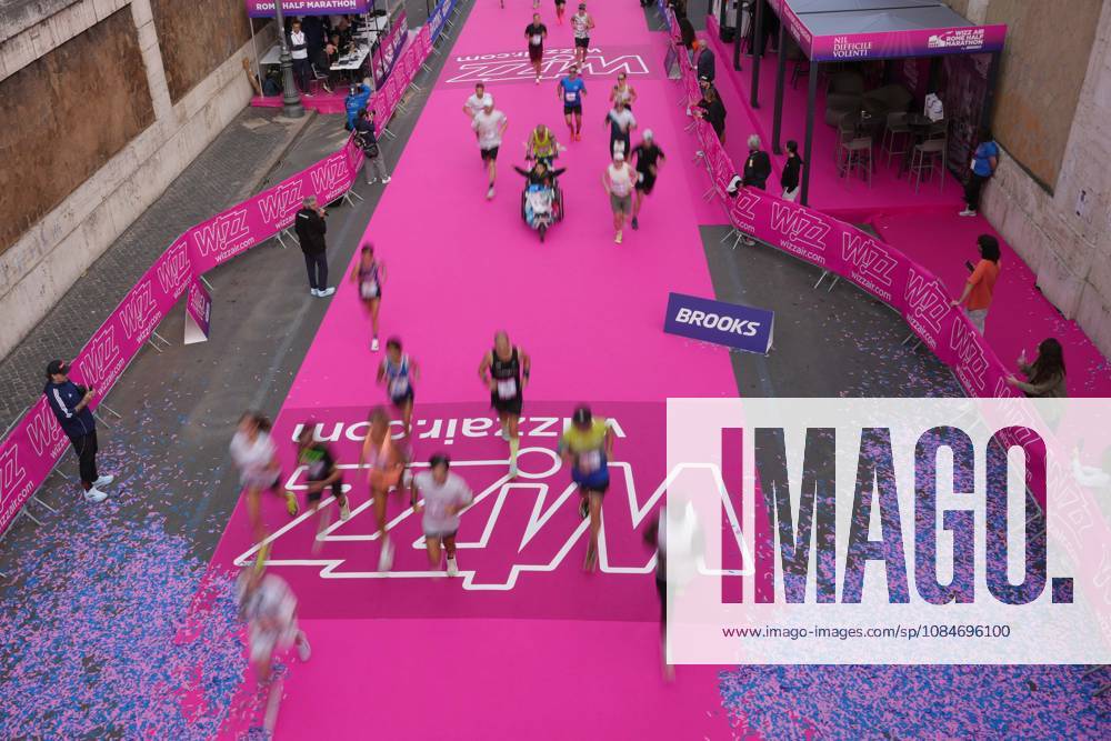 A moment of during the 3th edition of the Wizz Air Rome Half Marathon by Brooks 2026 Rome s, Italy - Sunday, October 18, 2026. ( Photo by Alfredo Falcone LaPresse )