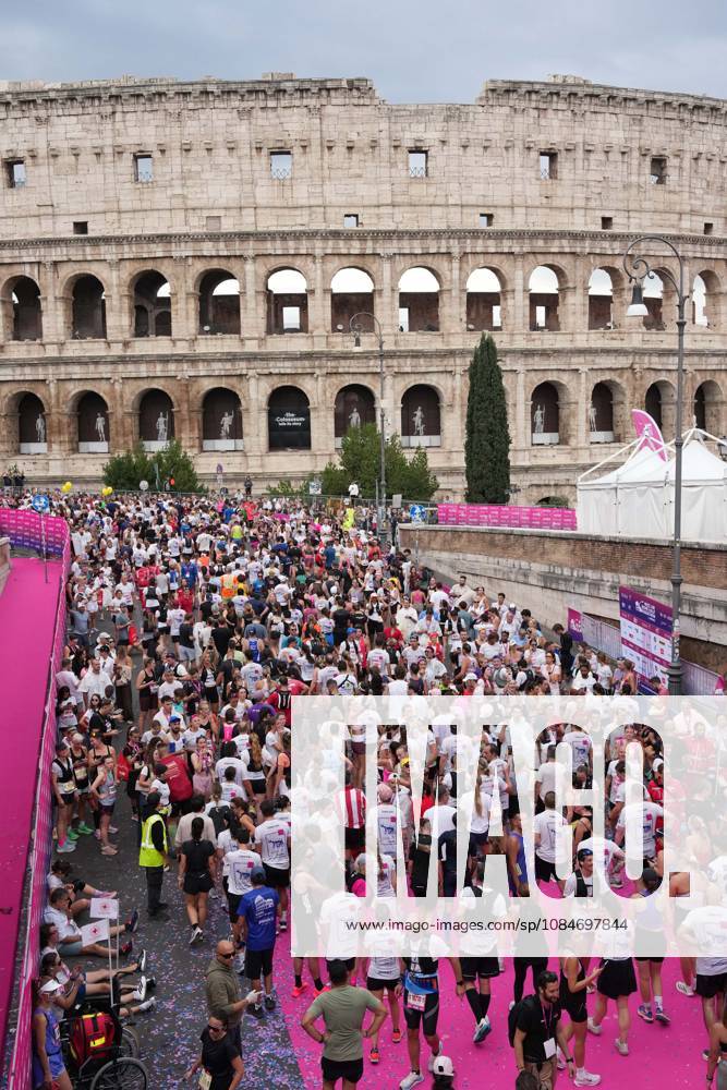 A moment of during the 3th edition of the Wizz Air Rome Half Marathon by Brooks 2026 Rome s, Italy - Sunday, October 18, 2026. ( Photo by Alfredo Falcone LaPresse )