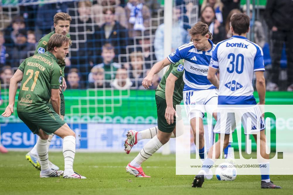 , mac3park , season 2026 2027 , Dutch Eredivisie football , match between PEC Zwolle and Go Ahead Eagles , picture shows PEC Zwolle player Thijs Oosting and GA Eagles player Melle Meulensteen PEC - Go Ahead Eagles x208673984x