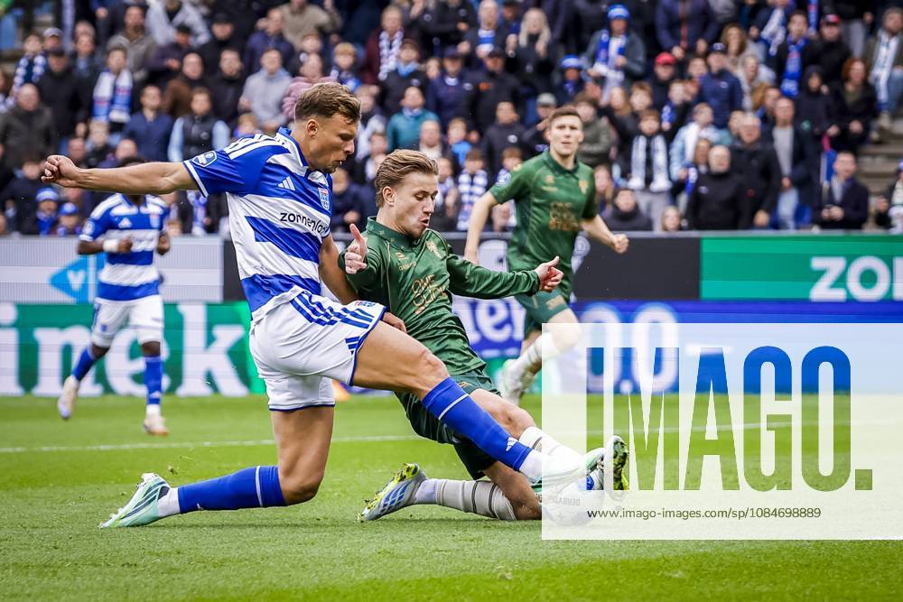 , mac3park , season 2026 2027 , Dutch Eredivisie football , match between PEC Zwolle and Go Ahead Eagles , picture shows PEC Zwolle player Sydney van Hooijdonk and GA Eagles player Giovanni van Zwam PEC - Go Ahead Eagles x208674327x