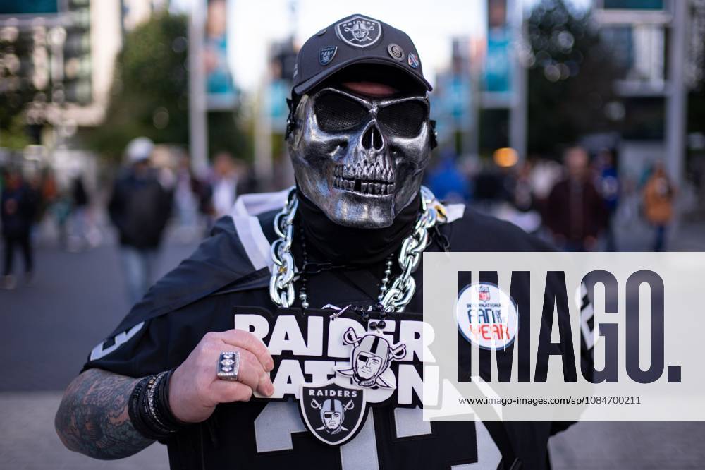 NFL, American Football Herren, USA fans enjoy the atmosphere around Wembley Stadium Houston Texans v Jacksonville Jaguars, NFL, American Football, Wembley Stadium, London, UK - 18 Oct 2026London Wembley Stadium United Kingdom