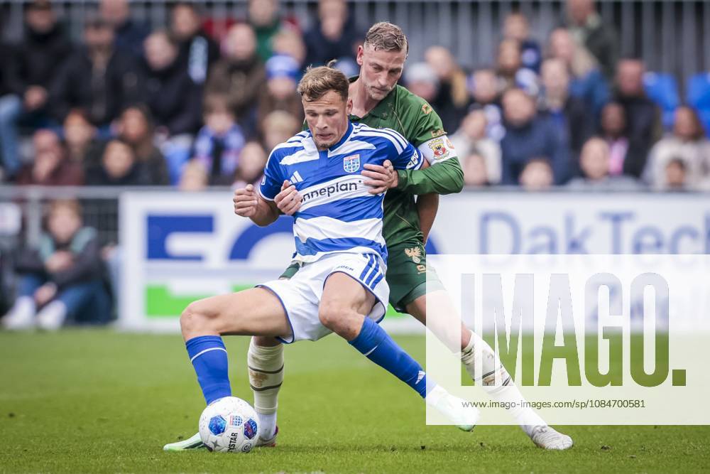 , mac3park , season 2026 2027 , Dutch Eredivisie football , match between PEC Zwolle and Go Ahead Eagles , picture shows PEC Zwolle player Sydney van Hooijdonk and GA Eagles player Joris Kramer PEC - Go Ahead Eagles x208676580x
