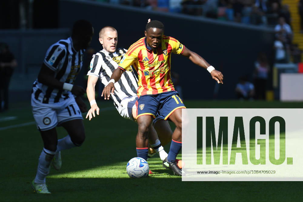IPA89851706 - Lecce s Konan N Dri in action against Udinese s Giorgi Chakvetadze during the Serie A soccer match between Udinese Calcio and US Lecce in Udine, Italy, on October 18, 2026