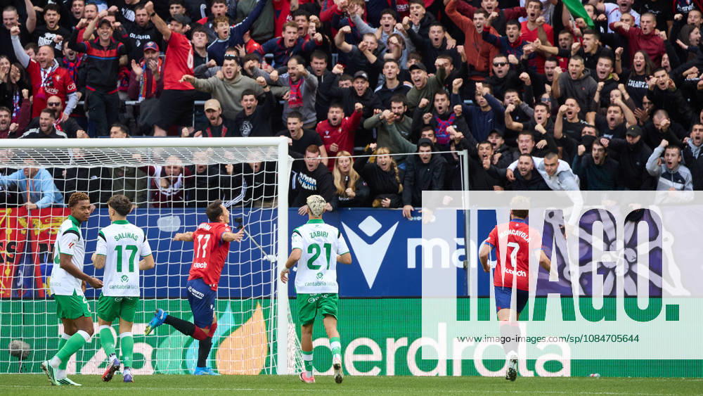 LaLiga EA Sports 2026–27 CA Osasuna vs. Racing de Santander Ante Budimir 17 OSA celebrates the goal scored for CA Osasuna (1–0) during the LaLiga EA Sports soccer match between CA Osasuna and Racing de Santander played at El Sadar Stadium in Pamplona, Spain, on Oct. 18, 2026. Credit: Inigo Alzugaray, Agencia LOF, Pamplona. LaLiga EA Sports 2026–27: CA Osasuna vs. Racing de Santander