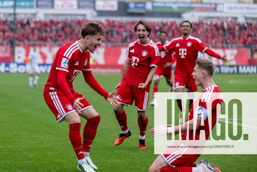 Tim Andreas Binder (FC Bayern Munich II, No. 07) celebrates with Anton Heinz (FC Bayern Munich II, No. 11) after the latter scores the goal to make it 0-1 GER, TSV 1860 Munich vs. FC Bayern Munich II, Soccer, Bavarian Regional League, Matchday 15, 2026–2027 Season, October 18, 2026 DFL DFB REGULATIONS PROHIBIT ANY USE OF PHOTOGRAPHS AS IMAGE SEQUENCES AND OR QUASI-VIDEO Photo: HMB Media, Heike Feiner