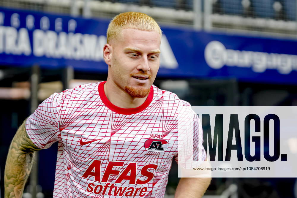 AZ Alkmaar forward Mexx Meerdink of Leeuwarden during the Vriendenloterij Eredivisie match between SC Cambuur and AZ at Kooi Stadion on October 18, 2026, in Leeuwarden, the Netherlands. ED VAN DE POL EYE4IMAGES DeFodi Images