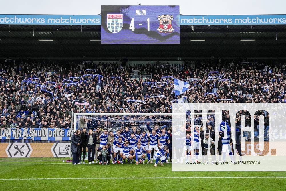 ZWOLLE - Players of PEC Zwolle after the Dutch Eredivisie match between PEC Zwolle and Go Ahead Eagles at the MAC3PARK stadium on October 18, 2026 in Zwolle, the Netherlands. TOBIAS KLEUVER ANP Eredivisie 2026 27 ANPxSportx IVx 572834252 originalFilename: 572834252
