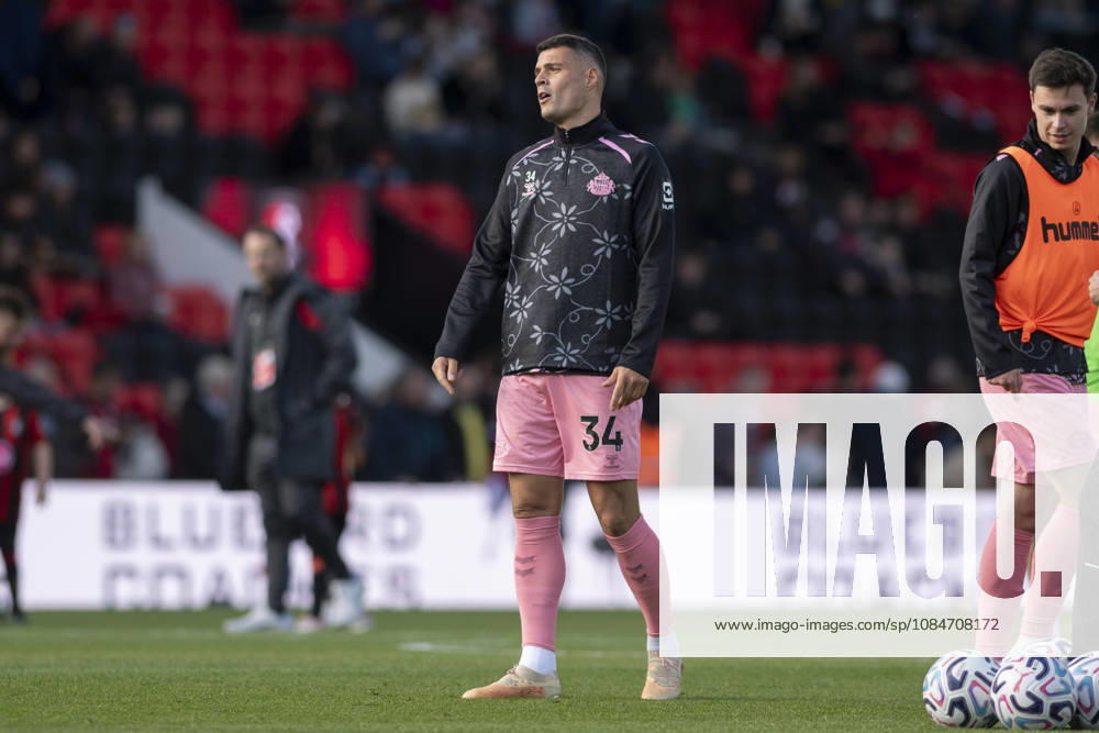AFC Bournemouth v Sunderland, Premier League Granit Xhaka of Sunderland warms up before the AFC Bournemouth v Sunderland Premier League match at Vitality Stadium, Bournemouth, England on 18 October 2026 Credit: Andy Thomas Every Second Media Editorial use only. All images are copyright Every Second Media Limited. No images may be reproduced without prior permission. All rights reserved. Premier League and Football League images are subject to licensing agreements with Football DataCo Limited. see https: www.football-dataco.com