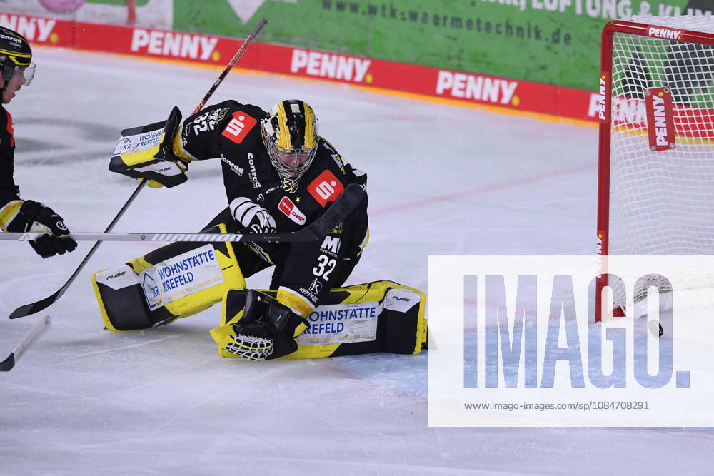 Ice Hockey: Penny DEL, Matchday 10—Krefeld Pinguine vs. Eisbären Berlin on October 18, 2026, at the Yayla Arena in Krefeld. Goal to make it 0–1 by Markus Vikingstad (Berlin); Juha Jatkola (Krefeld) is defeated. In accordance with the regulations of the DEL (German Ice Hockey League, the publication and reuse of the footage in electronic media and on devices of any kind during the game is not permitted xRx