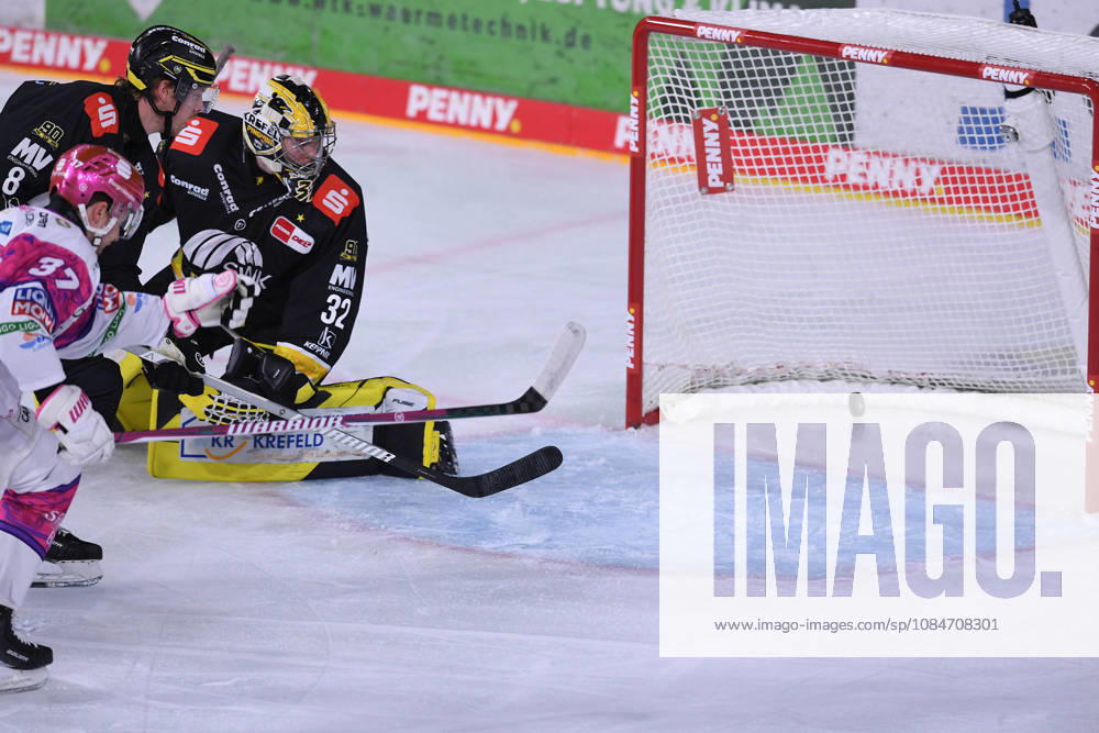Ice Hockey: Penny DEL, Matchday 10—Krefeld Pinguine vs. Eisbären Berlin on October 18, 2026, at the Yayla Arena in Krefeld. Goal to make it 0–1 by Markus Vikingstad (Berlin); Juha Jatkola (Krefeld) is defeated. In accordance with the regulations of the DEL (German Ice Hockey League, the publication and reuse of the footage in electronic media and on devices of any kind during the game is not permitted xRx