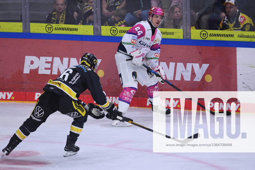 Ice Hockey Penny DEL Matchday 10: Krefeld Pinguine vs. Eisbären Berlin on October 18, 2026, at the Yayla Arena in Krefeld. Tanner Kero (Krefeld), Brandon Davidson (Berlin) in the foreground, Gemäß in the background. In accordance with the guidelines of the DEL (German Ice Hockey League), the publication and further use of the footage in electronic media and on devices of any kind during the game is not permitted. xRx