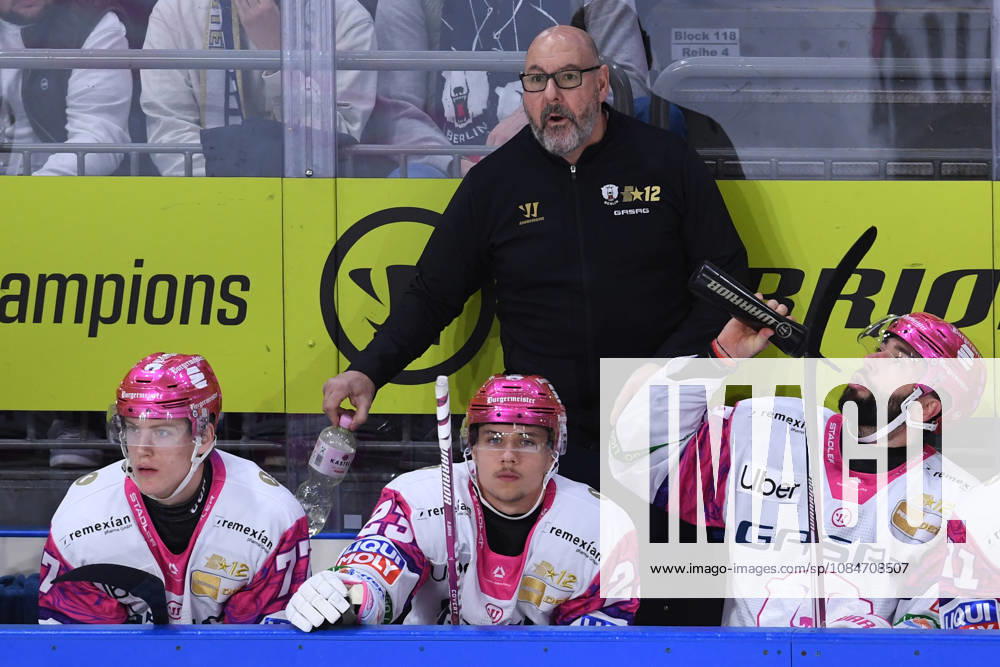 Ice Hockey: Penny DEL, Matchday 10—Krefeld Pinguine vs. Eisbären Berlin on October 18, 2026, at the Yayla Arena in Krefeld. Eric Dubois, Head Coach of Berlin. In accordance with the guidelines of the DEL (German Ice Hockey League), the publication and further use of the footage in electronic media and on devices of any kind is not permitted while the game is in progress xRx