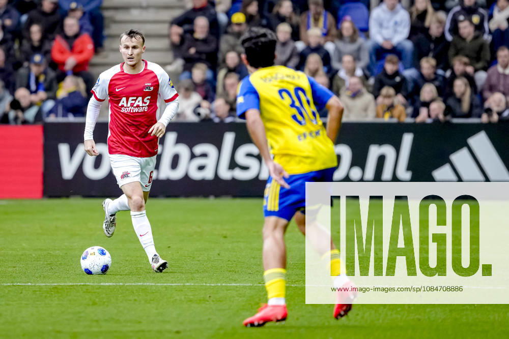 LEEUWARDEN AZ Alkmaar midfielder Peer Koopmeiners during the Vriendenloterij Eredivisie match between SC Cambuur and AZ at Kooi Stadion on October 18, 2026, in Leeuwarden, the Netherlands ED VAN DE POL EYE4IMAGES DeFodi Images