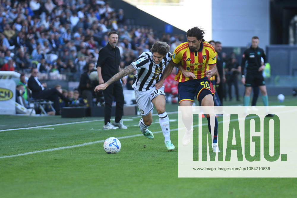 SOCCER - Serie A - Udinese Calcio vs. US Lecce Photo by IPA ABACAPRESS.COM89854418 - Udinese s Alessandro Zanoli in action against Lecce s Santiago Pierotti during the Udinese Calcio vs. US Lecce Italian Serie A soccer match in Udine, Italy, on October 18, 2026 Udine Italy