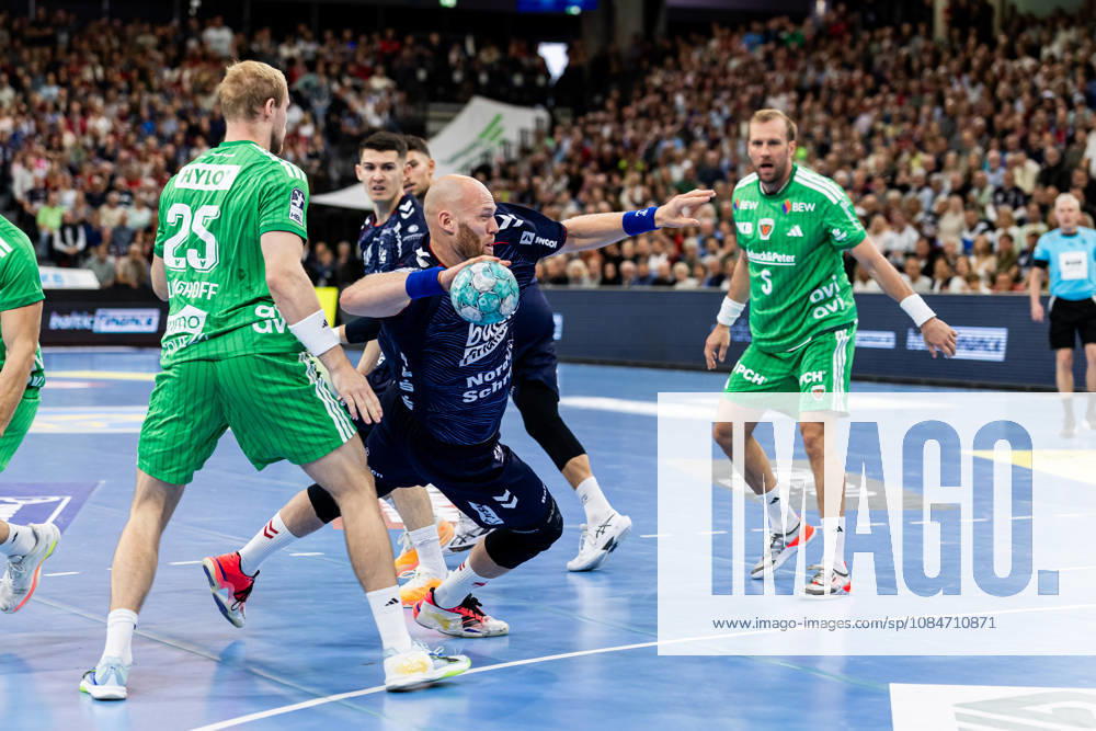 Opel HBL SG Flensburg Handewitt vs. Füchse Berlin, October 18, 2026—Arnar Freyr Arnarsson, No. 41, SG Flensburg Handewitt on the attack—Opel HBL SG Flensburg Handewitt vs. Füchse Berlin, GGW Arena