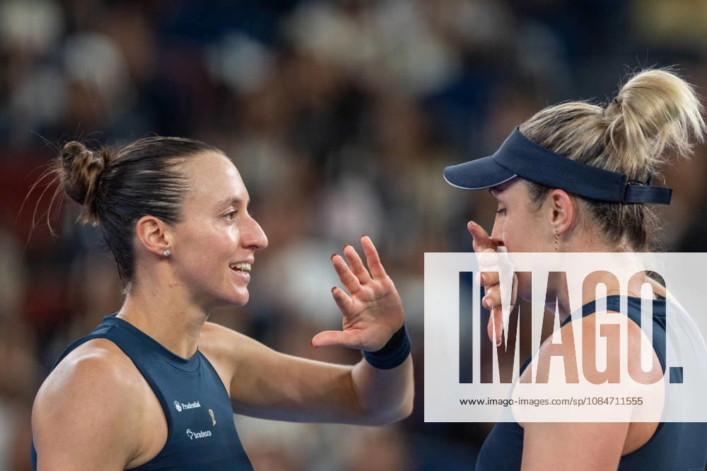 (261018) -- WUHAN, Oct. 18, 2026 -- Gabriela Dabrowski Luisa Stefani (L) communicate during the women s doubles final match between Gabriela Dabrowski of Canada Luisa Stefani of Brazil and Storm Hunter of Australia Katerina Siniakova of the Czech Republic at the 2026 Wuhan Open tennis tournament in Wuhan, capital of central China s Hubei Province, Oct. 18, 2026. ) (SP)CHINA-WUHAN-TENNIS-WUHAN OPEN-WOMEN S DOUBLES (CN) DuxZixuan